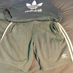Adidas shorts Xl sea foam Grn